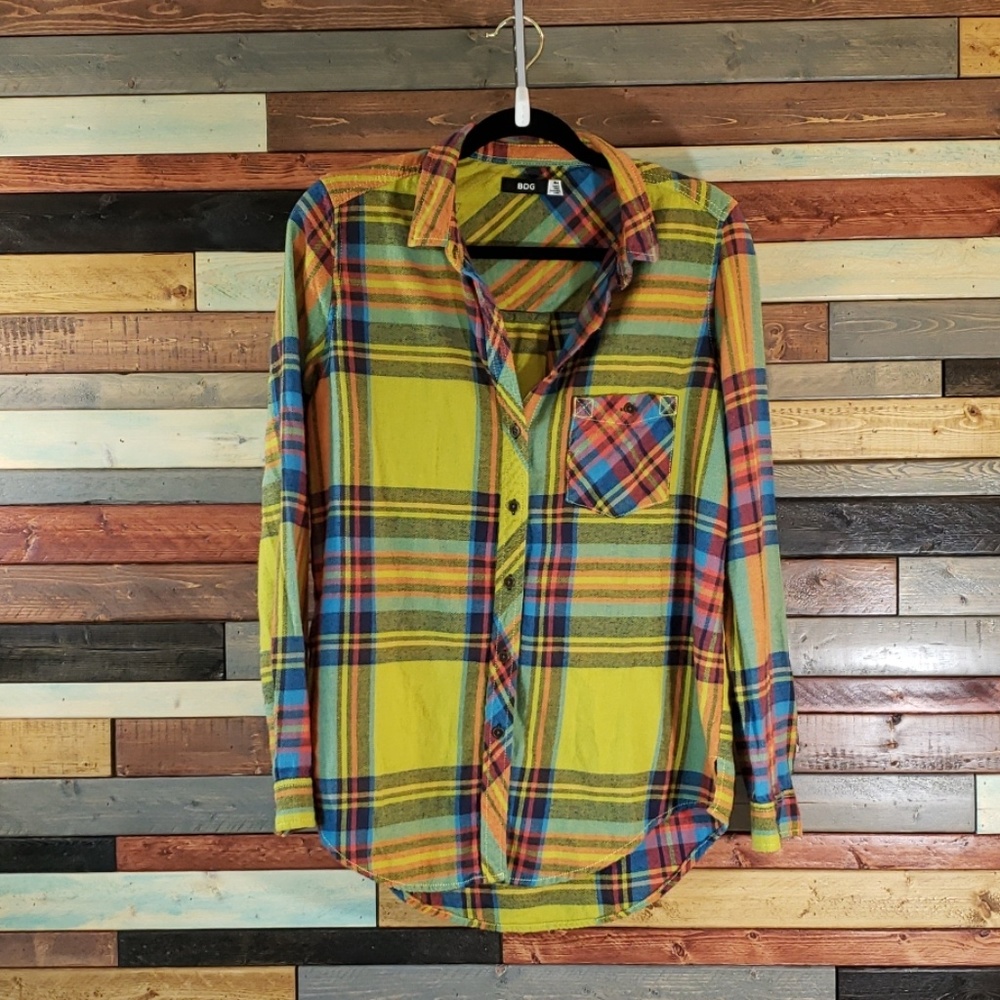 BDG size M lagenlook flannel button down top.